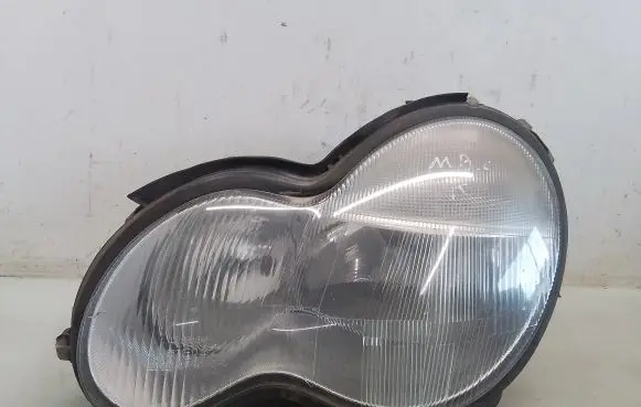 Mercedes-Benz C W203 Headlight/headlamp 2038200161