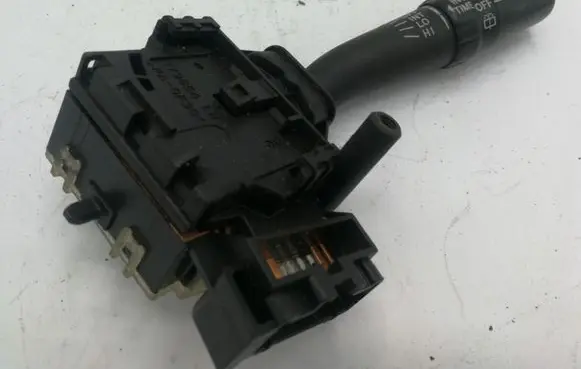 Toyota Corolla Verso E121 Wiper control stalk 8465205170 173821