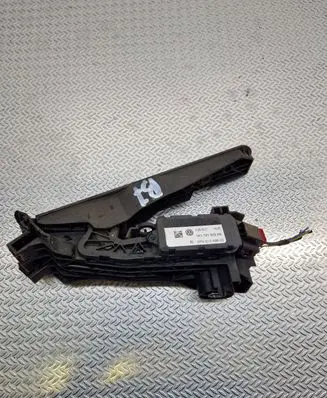 Volkswagen PASSAT B7 Accelerator throttle pedal 1K1721503AB 6PV01049800