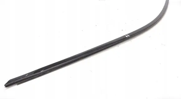BMW 7 G11 G12 Front door glass trim molding 7397860