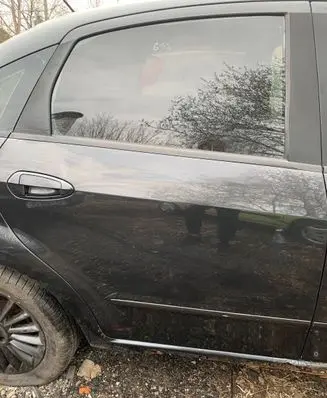 Fiat Linea Rear door