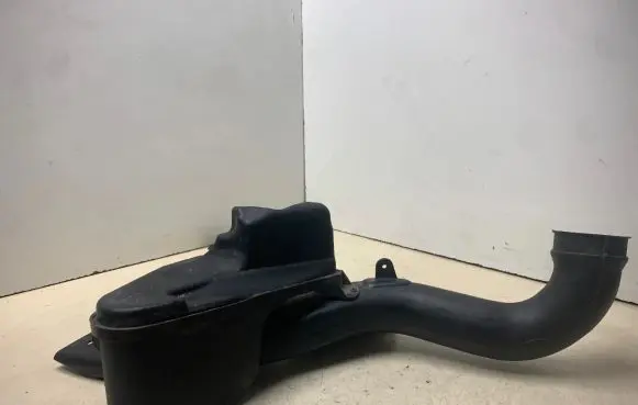 Nissan Tiida C11 Air intake duct part