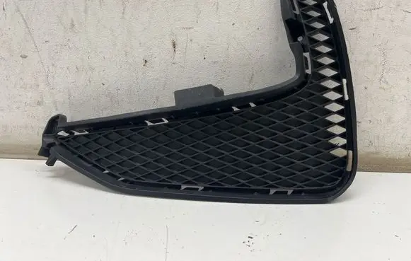 MG MG3 III Front bumper lower grill 11222235