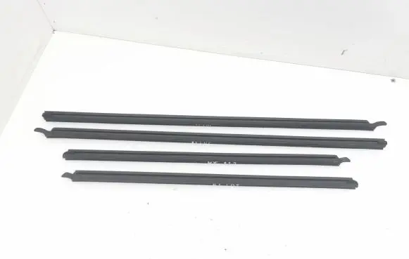 KIA Ceed Rubber seal front door (on door) 
