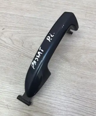 Volkswagen PASSAT B6 Front door exterior handle 