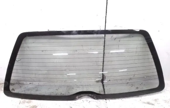Volkswagen PASSAT B4 Rear windscreen/windshield window 