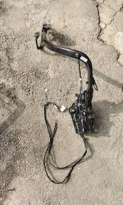 BMW 4 F32 F33 Convertible roof hinge 90000006492 0750722522