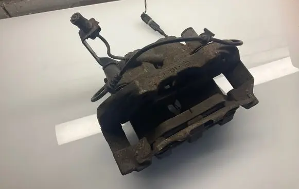 Mercedes-Benz E W211 Front brake caliper