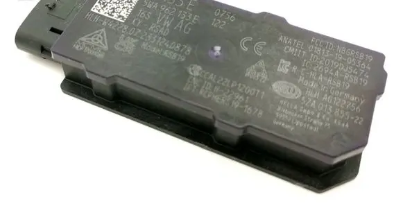 Volkswagen Tiguan Keyless system antenna 5WA962133E
