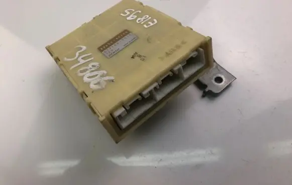 Toyota Avensis Verso Other control units/modules 8865044200
