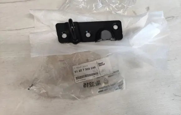 BMW i3 Front door upper hinge 7335248