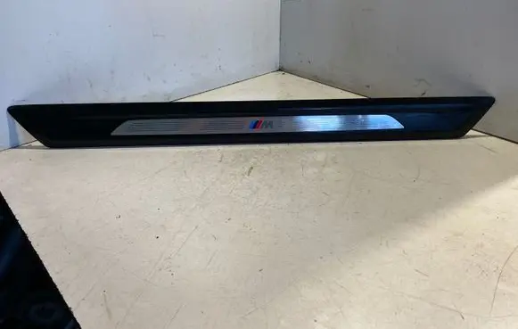 BMW 4 F32 F33 Front sill trim cover 25891810 8054525 993791000