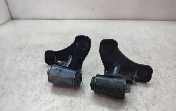 Mercedes-Benz C W204 Front door lower hinge 
