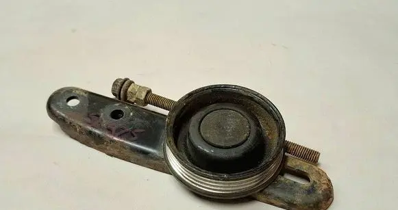 Subaru Legacy Alternator belt tensioner 