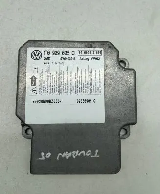 Volkswagen Touran I Airbag control unit/module 1T0909605C 5WK43518 09050909G