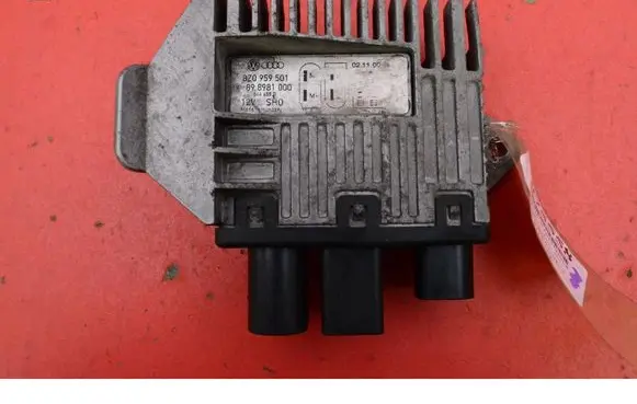 Audi A2 Relay mounting block 8Z0959501