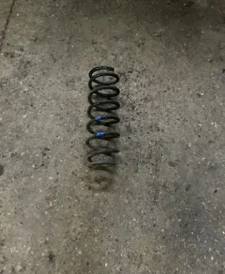 Toyota Prius (NHW20) Rear coil spring