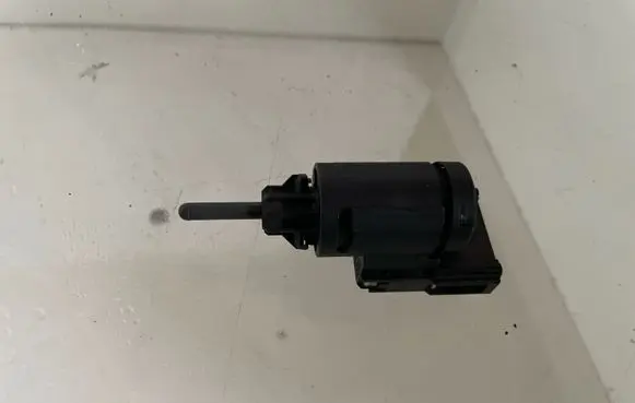 Audi A6 S6 C6 4F Brake pedal sensor switch 3B0945511C 19322010 11264