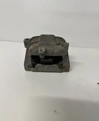 Volkswagen Touran I Engine mount bracket 1AFGER