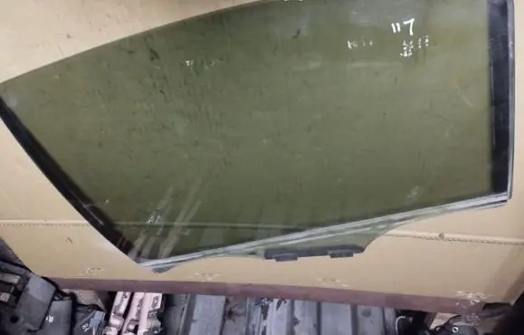 Honda Legend Rear door window glass