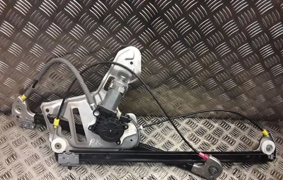 Land Rover Range Rover L322 Front door electric window regulator 8381019