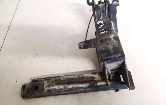 Honda FR-V Rear bumper mounting bracket
