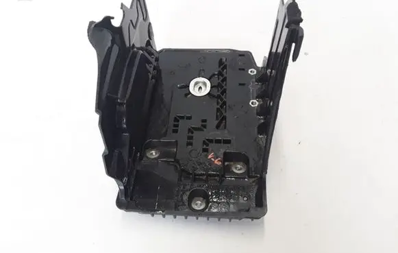 Battery bracket
