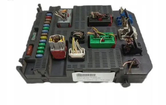 Citroen C5 Fuse module 9663798480