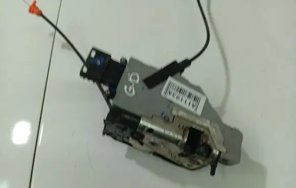Citroen C4 I Picasso Rear door lock 24099816