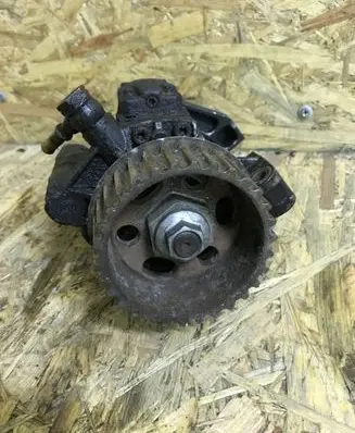 Nissan Qashqai+2 Fuel injection high pressure pump