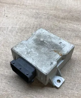 Toyota Avensis T250 Window wiper relay 150696