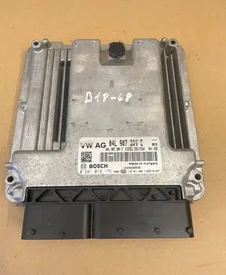 Audi A3 S3 8V Engine control unit/module 04L907309E 0281019175