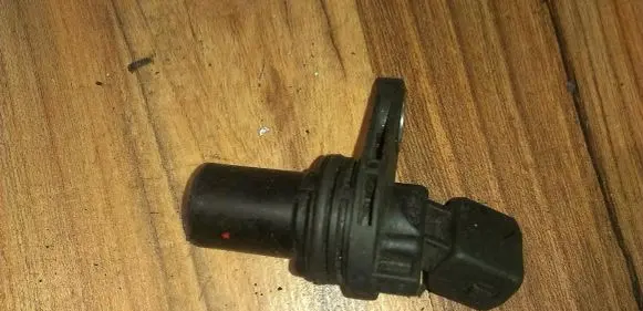 Ford Mondeo MK I Crankshaft position sensor 12K073A1E