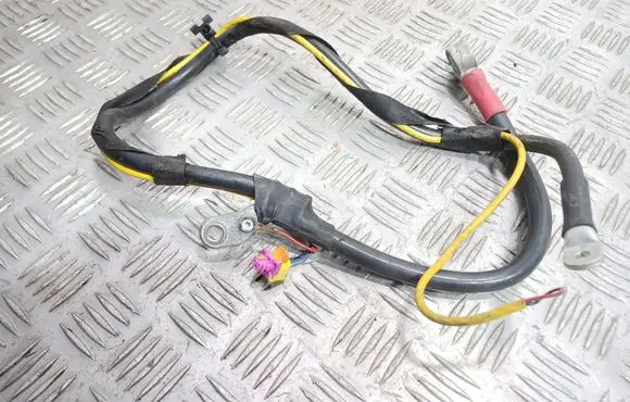 Audi A6 S6 C6 4F Positive cable (battery)