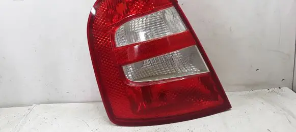 Skoda Fabia Mk1 (6Y) Rear/tail lights 6Y6945095 6Y69451121