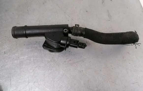 Audi A4 S4 B7 8E 8H Engine coolant pipe/hose 038121132G