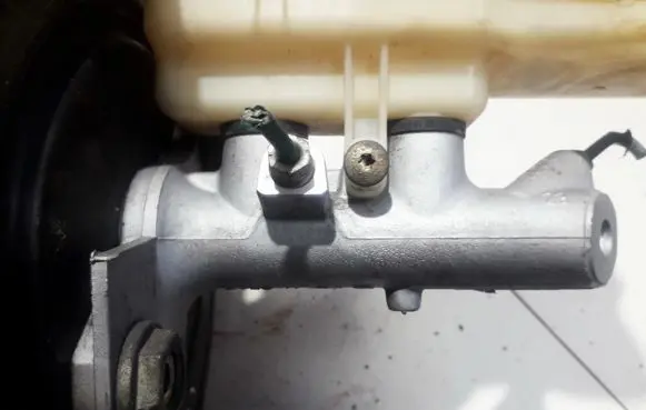 Renault Megane II Master brake cylinder 320671111 32067111-1