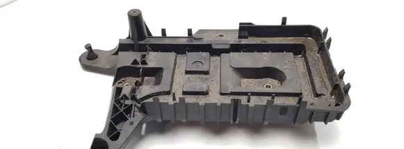 Volkswagen PASSAT B6 Battery tray 1K0915333H