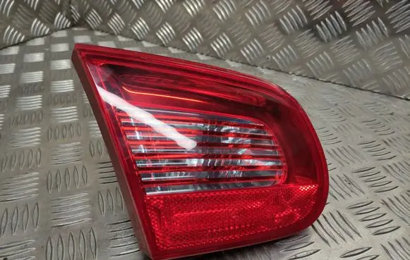 Volkswagen Eos Tailgate rear/tail lights 1Q0945093A