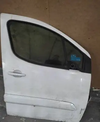 Peugeot Partner Front door