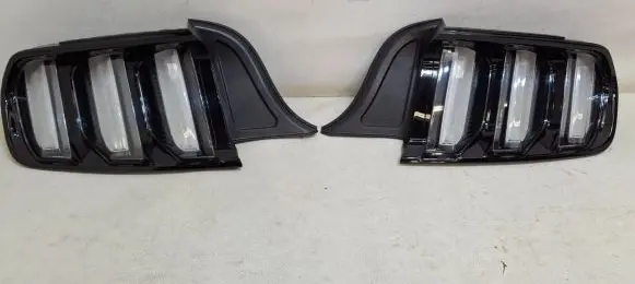 Ford Mustang VI Rear/tail lights FR3B13B505CP FR3B13B504CP