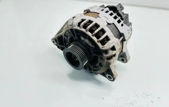 Mercedes-Benz A W176 Generator/alternator A0009063322 0125711028
