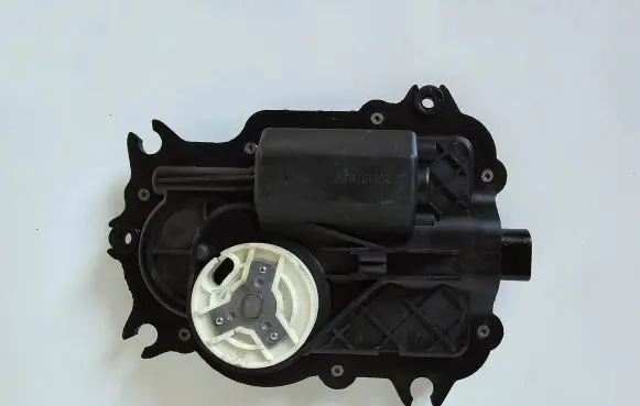 Audi A8 S8 D3 4E Front door lock 4E0837059