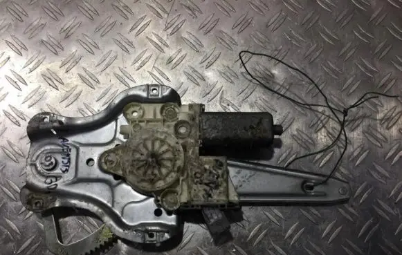Toyota Avensis T250 Sliding door window regulator with motor
