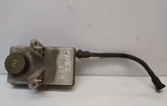 Brake fluid reservoir