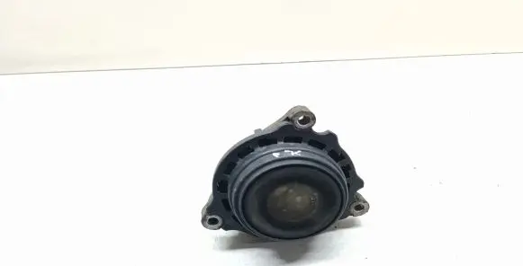 Engine mount bracket