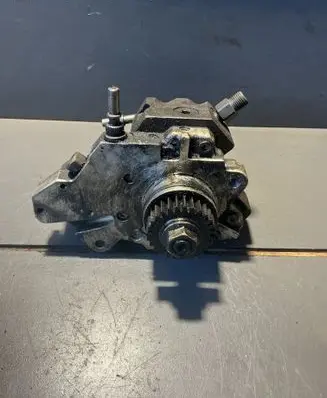 Renault Laguna III Fuel injection high pressure pump 8200385478 0445010099 8200803375