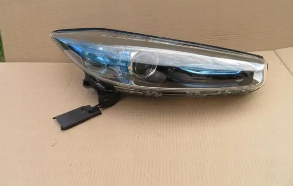 Renault Zoe Headlight/headlamp 260108268R