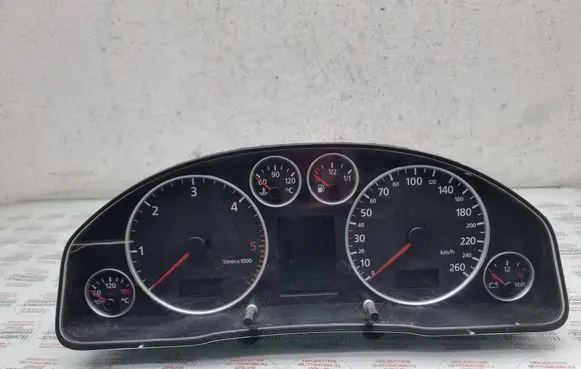 Audi A6 S6 C5 4B Speedometer (instrument cluster) 4B0920933M