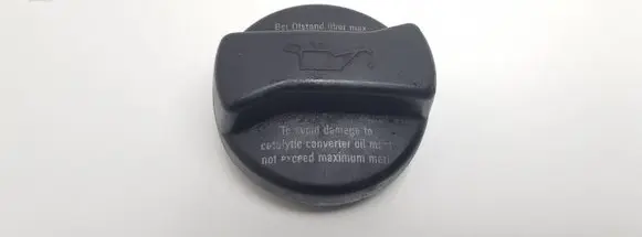 Audi A4 S4 B5 8D Oil filler cap 026103485A